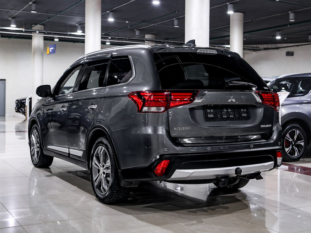 Купить Outlander с пробегом