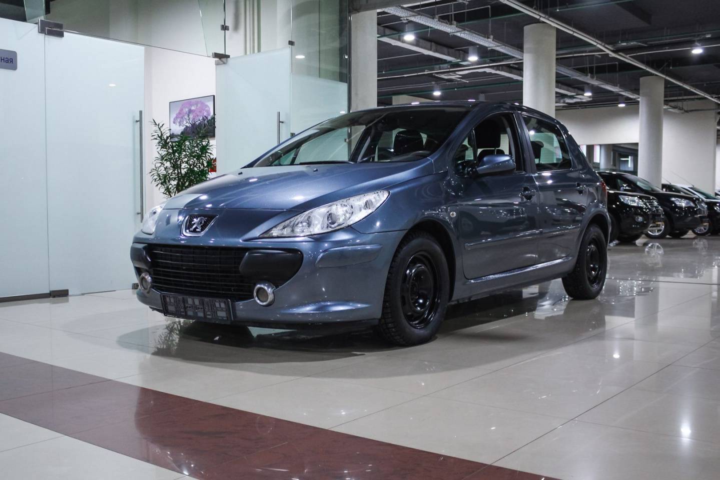 Купить 307 с пробегом